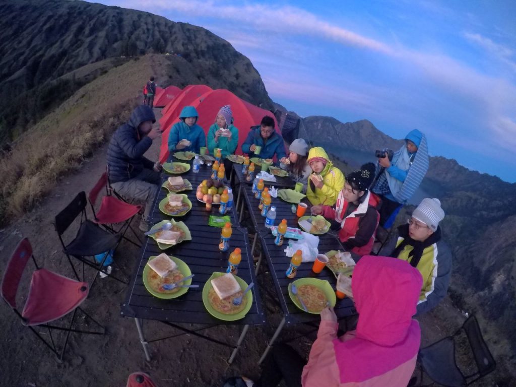 rinjani tour meal